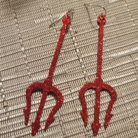 Jewelry - NEW Devilish Glitter Pitchfork Long Dangle Earrings, unisex